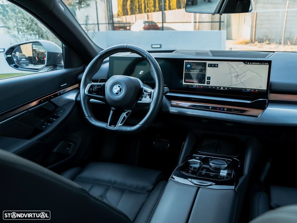 BMW i5 Touring eDrive40 - 8