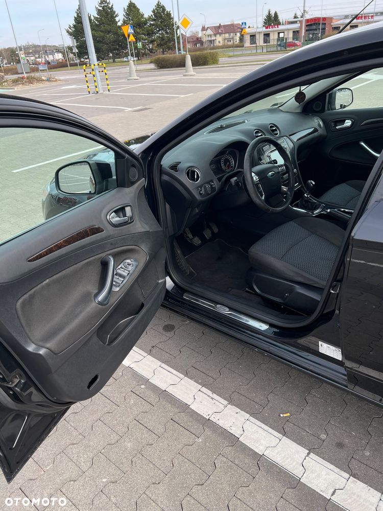 Ford Mondeo 2.5 Ghia - 15