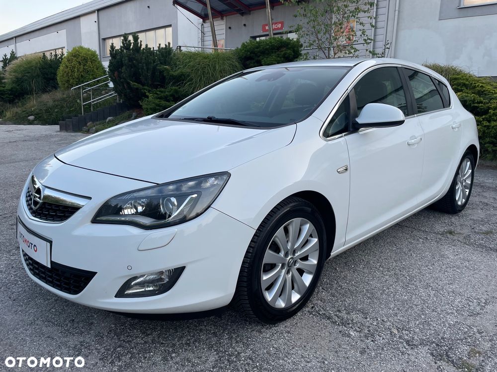 Opel Astra 1.4 Turbo Exklusiv - 23