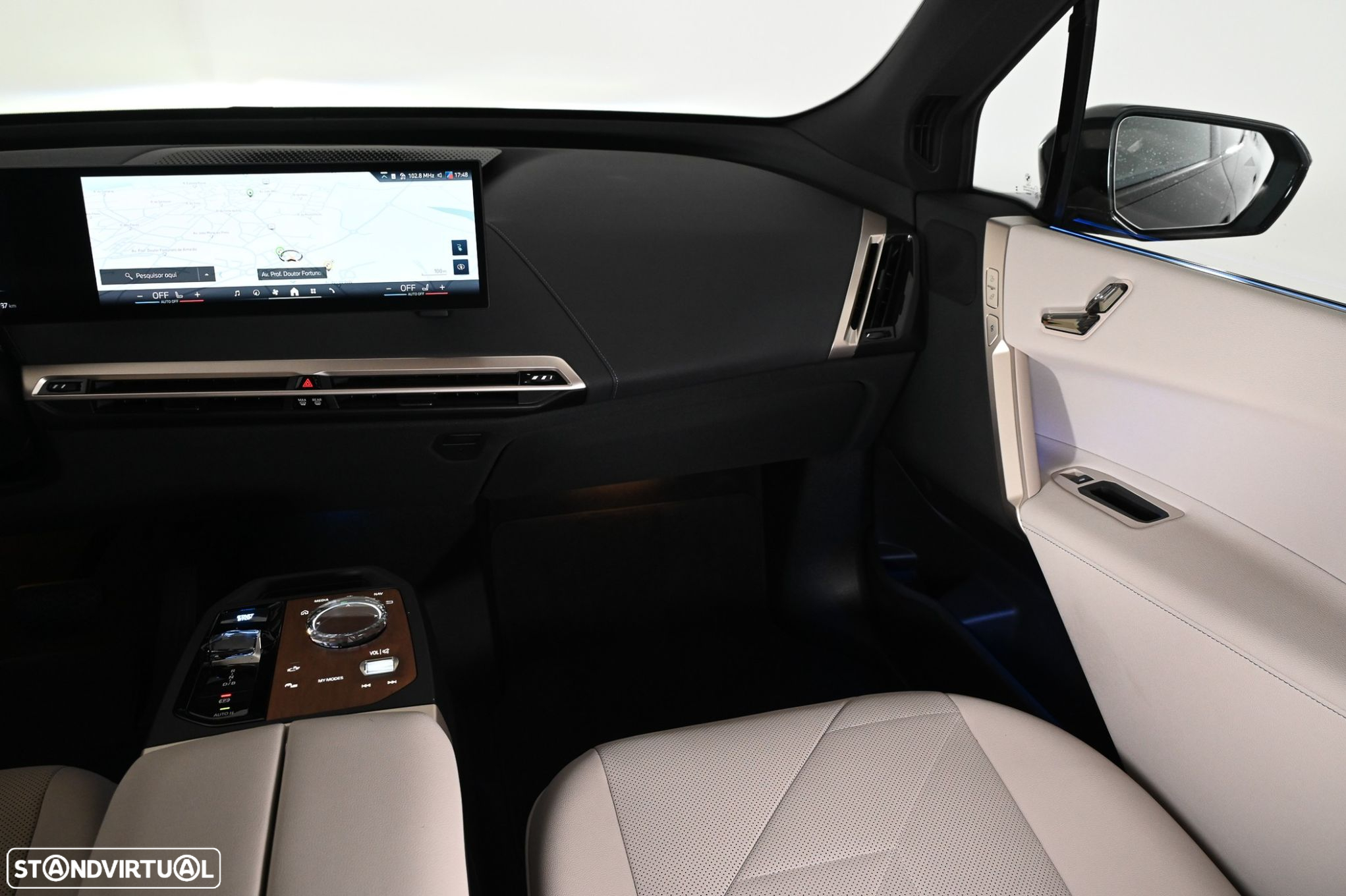 BMW iX xDrive 40 - 14