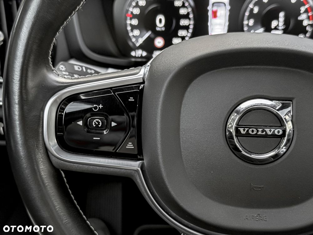 Volvo V60 T8 AWD Recharge Geartronic RDesign - 29