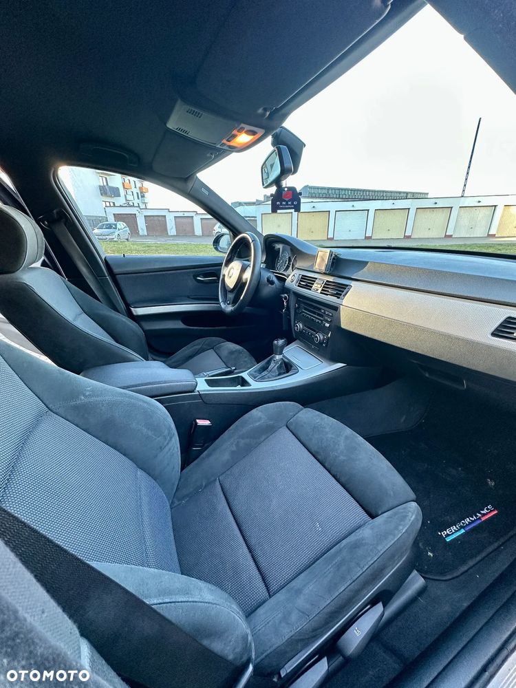 BMW Seria 3 318i Edition Sport - 9