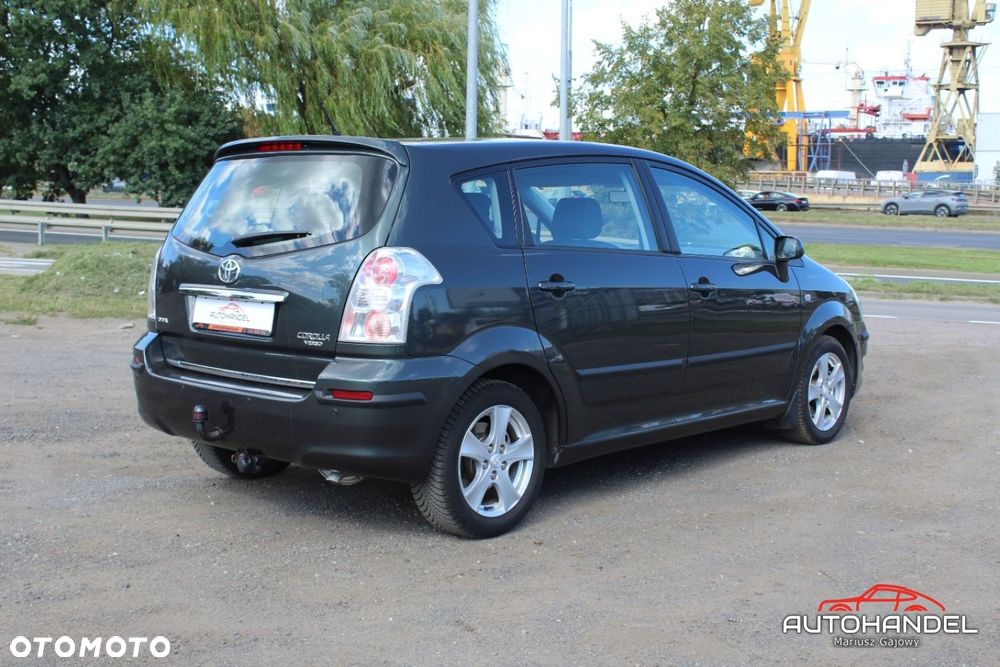 Toyota Corolla Verso - 4