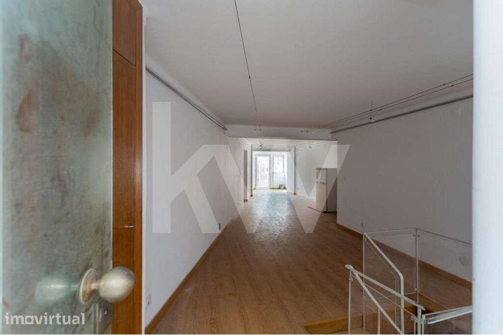 Lisboa | Imóvel com 102m2 c/ possibilidade de transformação em Duplex - Grande imagem: 3/18