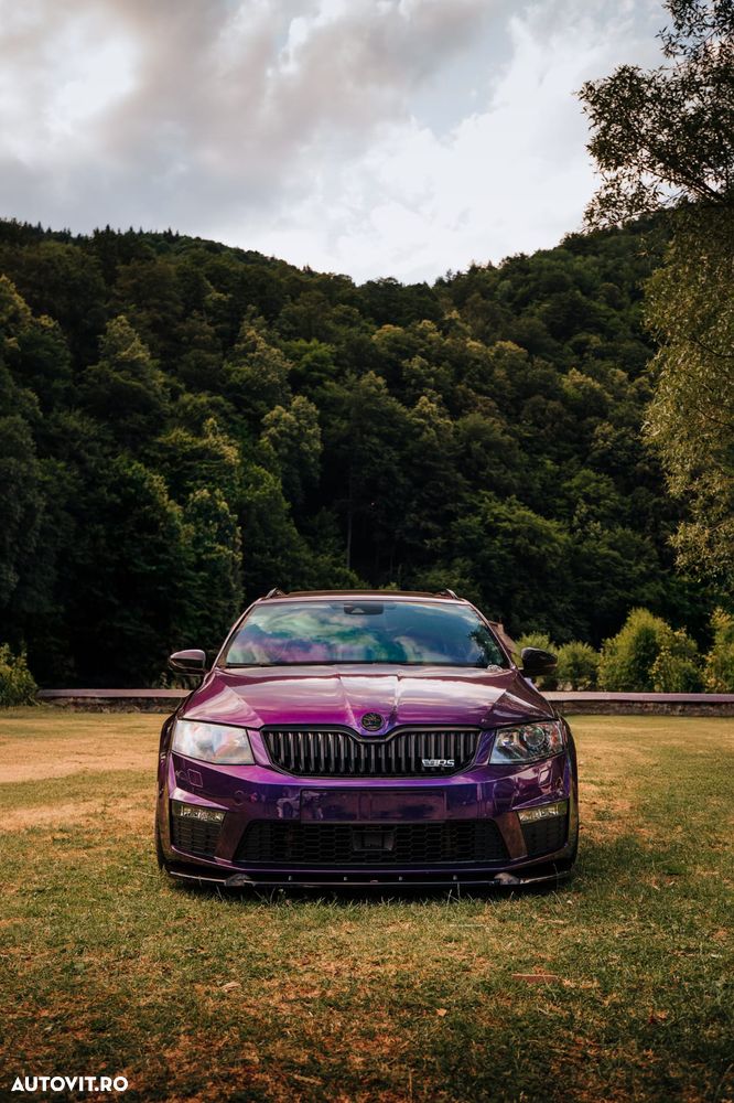 Skoda Octavia Combi 2.0 TDI DSG RS - 7