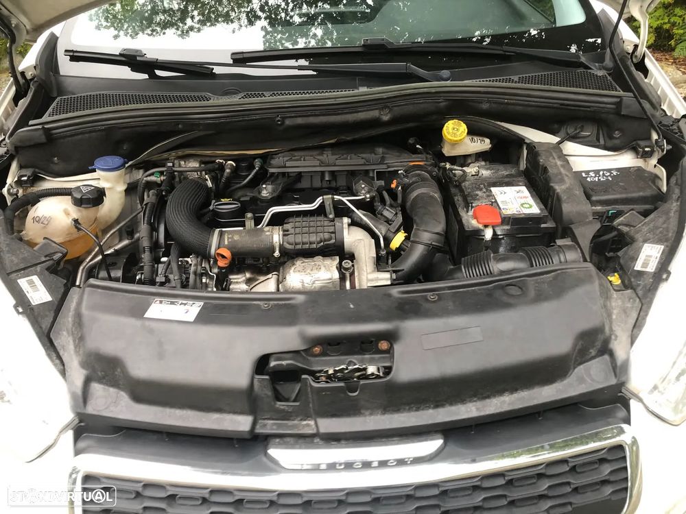 Peugeot 208 1.2 VTi Allure - 3