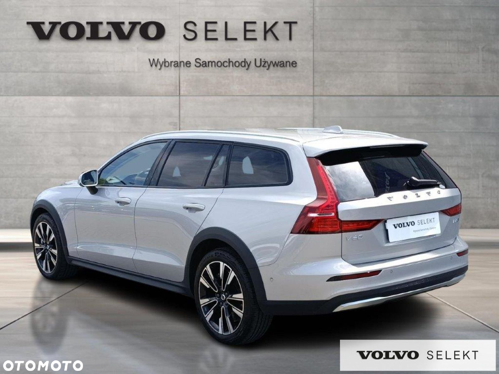 Volvo V60 Cross Country - 10