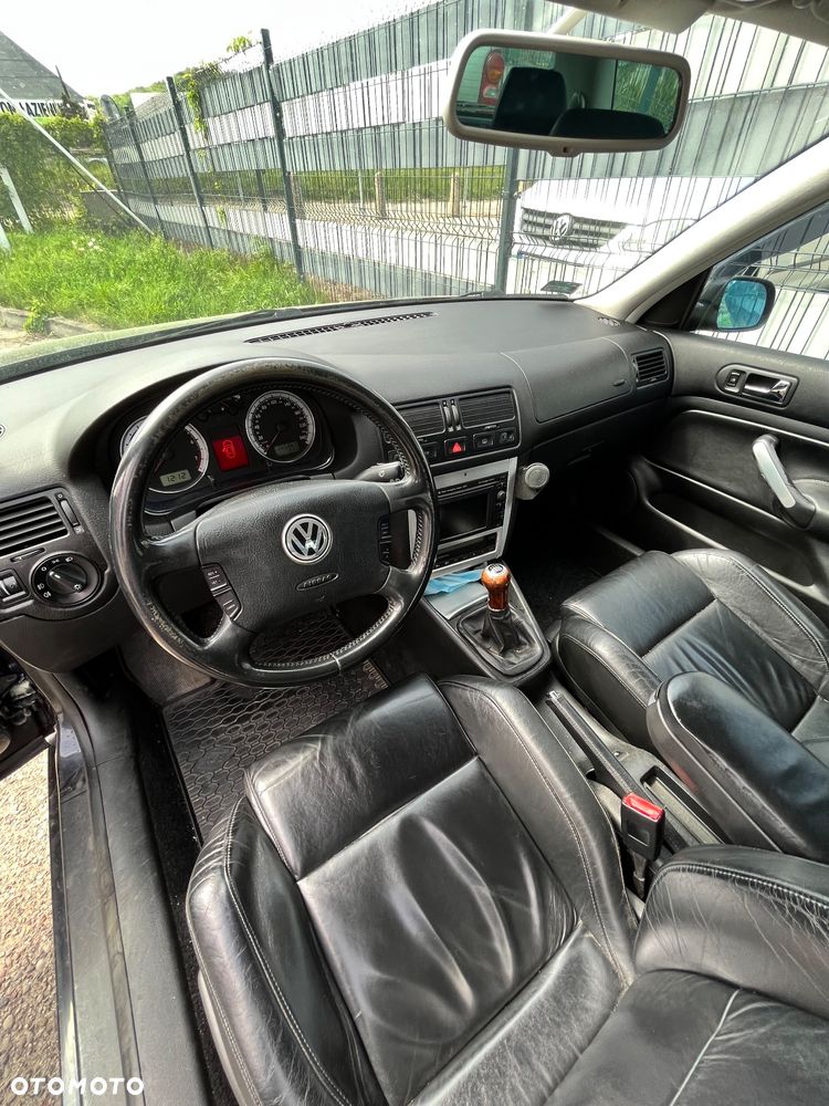 Volkswagen Golf IV 2.8 V6 4Mot - 12