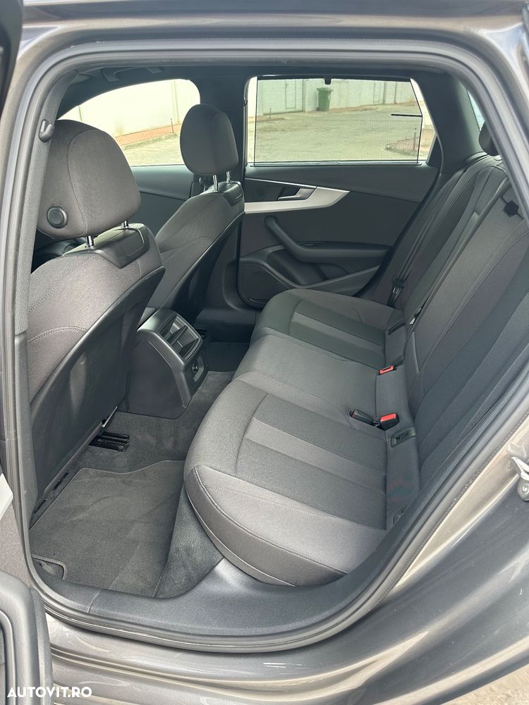 Audi A4 30 TDI S tronic - 29
