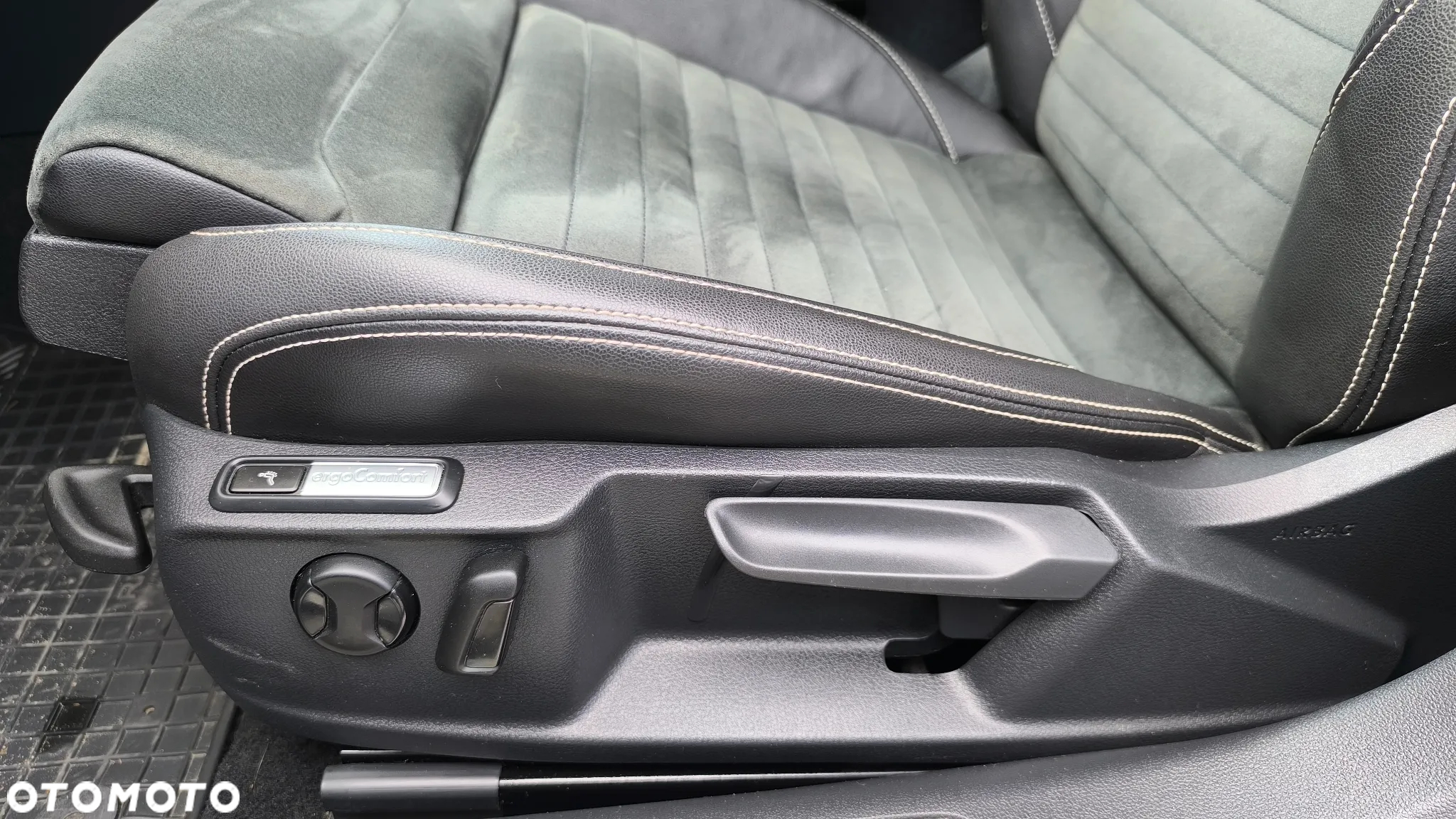 Volkswagen Passat 2.0 TDI EVO Elegance DSG - 11