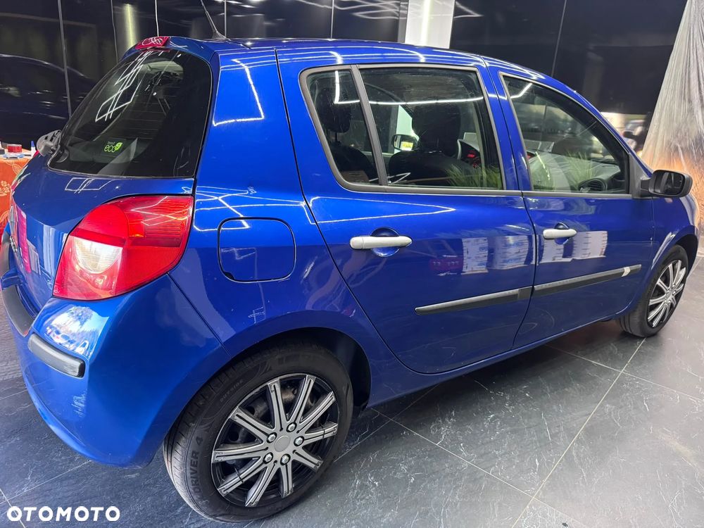 Renault Clio 1.2 16V Authentique - 3