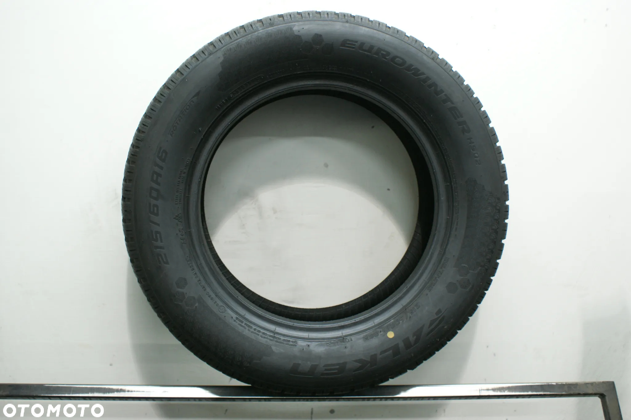 215/60R16 DUNLOP WINTER SPORT 5 , 8,8mm - 4