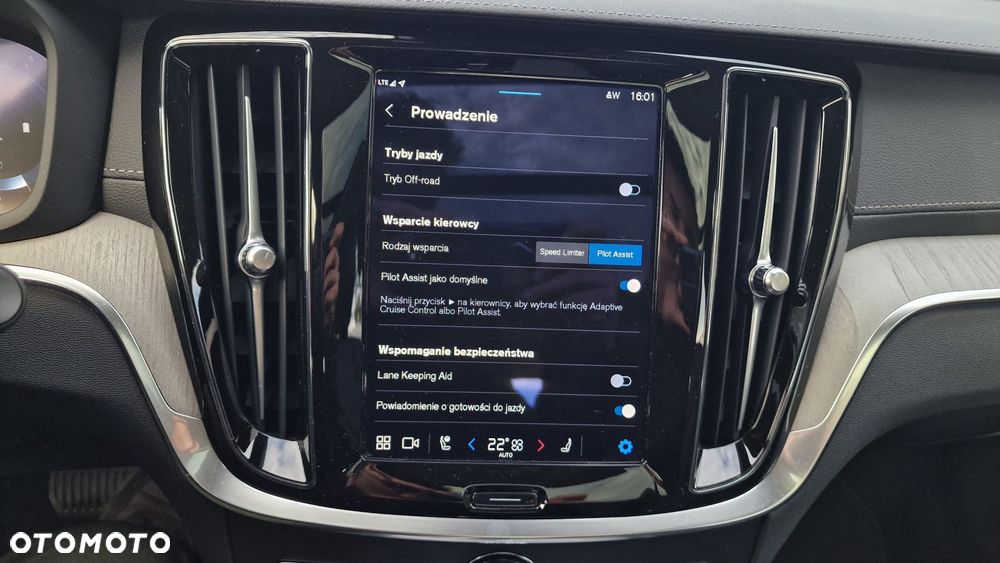 Volvo V60 Cross Country - 23