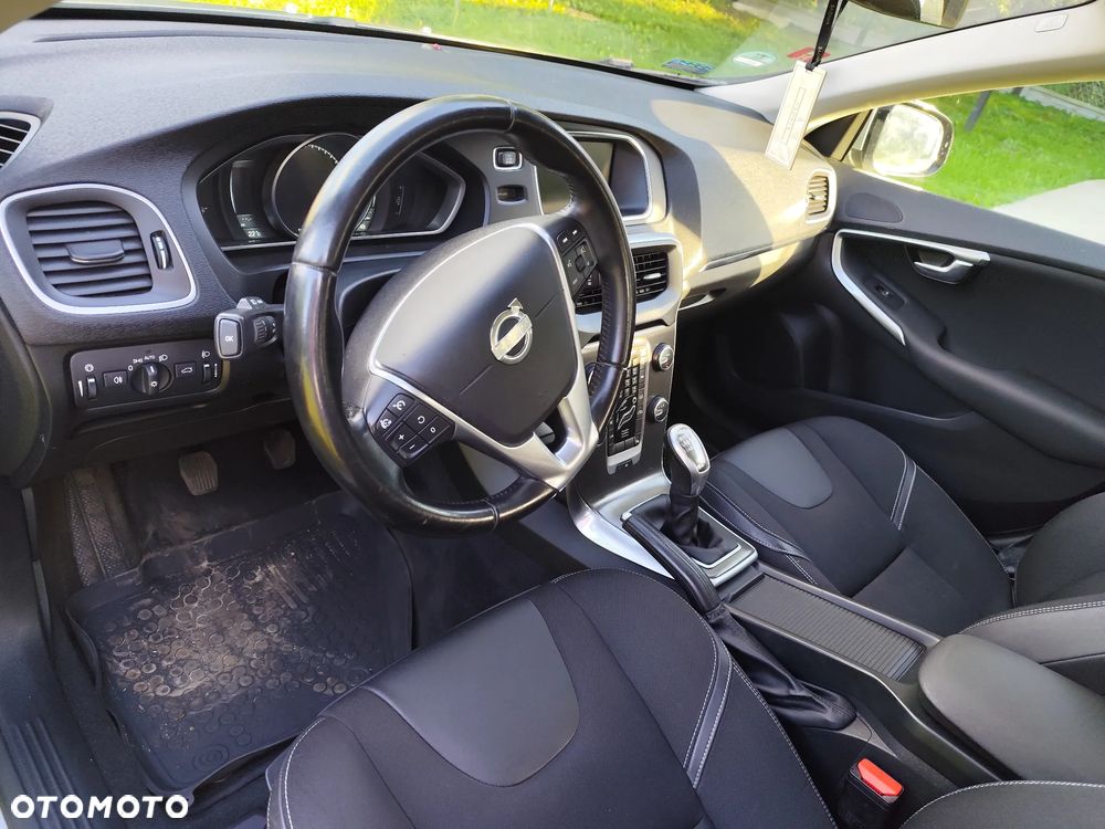 Volvo V40 D2 Momentum - 8