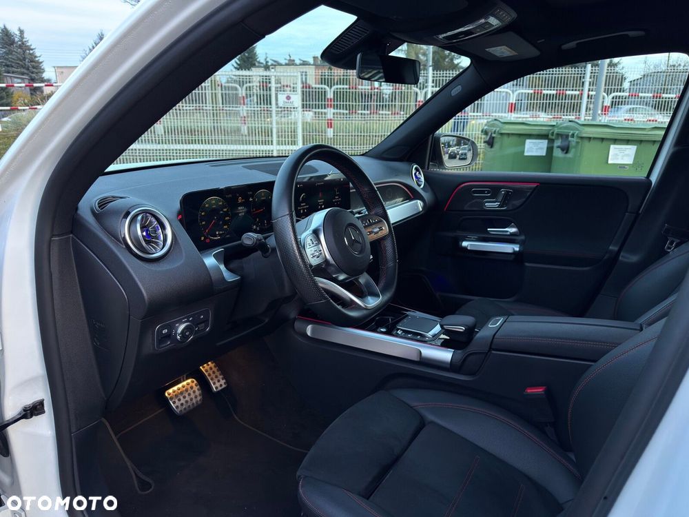 Mercedes-Benz GLB - 14