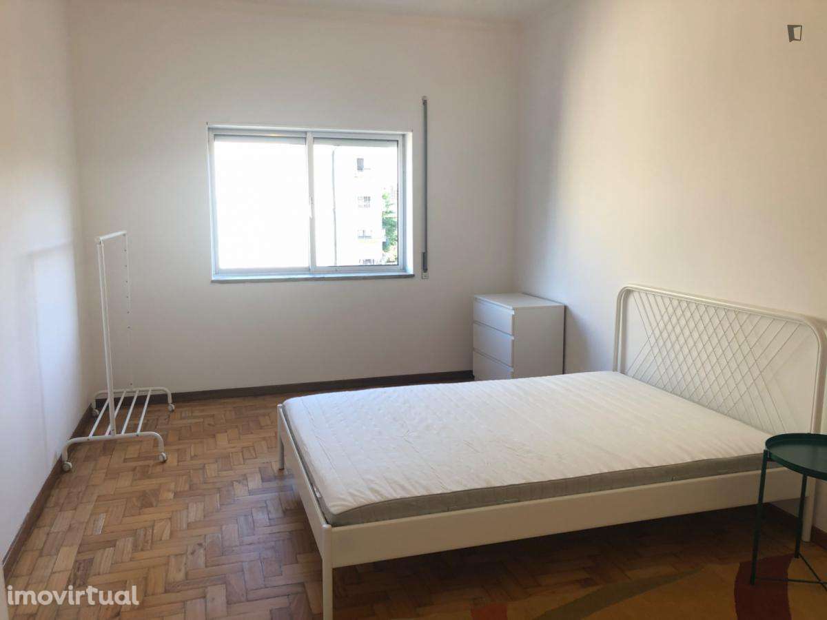 Quarto - localizado em Sé de Braga e São Lázaro Braga - Grande imagem: 3/12