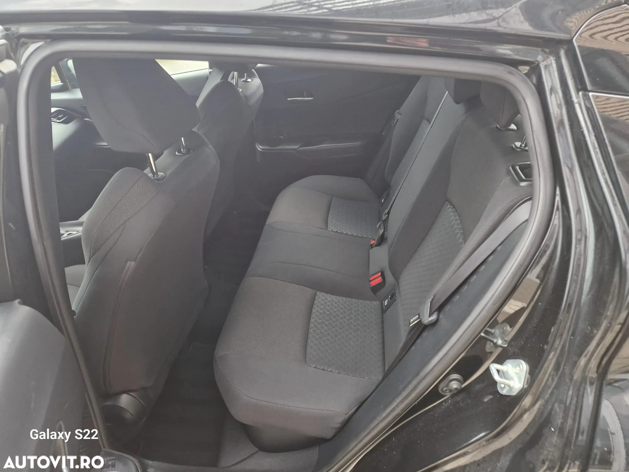 Toyota C-HR 1.8 HSD 4x2 CVT C-ult - 19