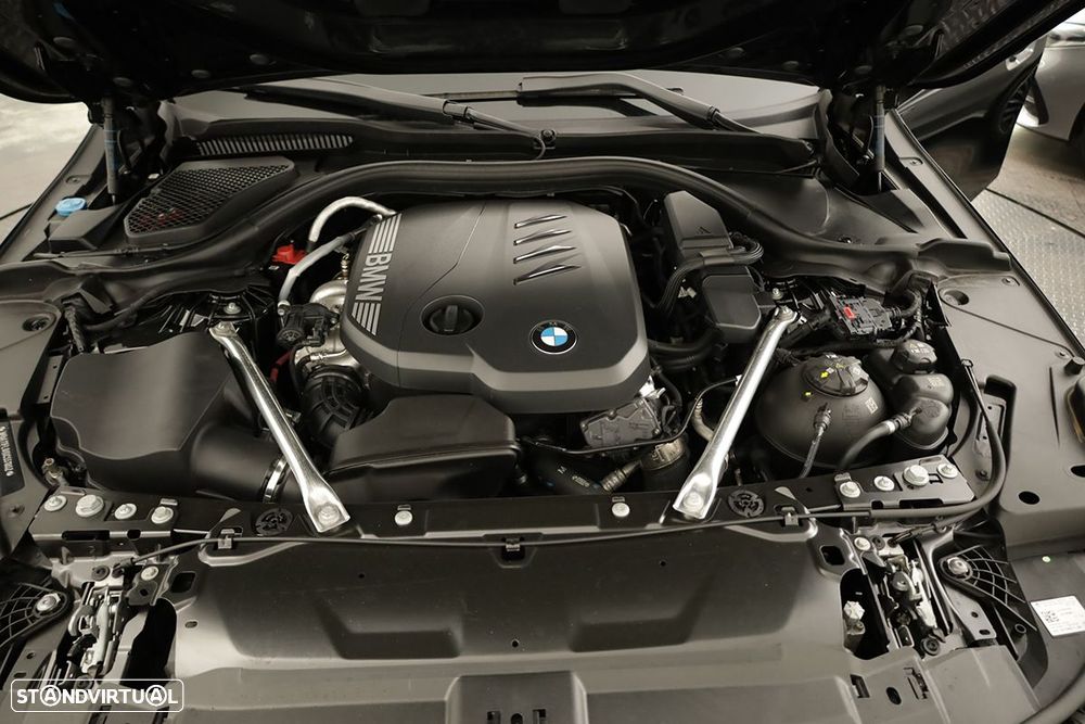 BMW 520 d Pack Desportivo M - 27