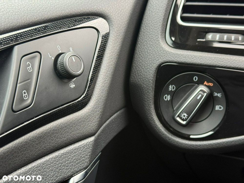 Volkswagen Golf 2.0 TDI (BlueMotion Technology) Highline - 22