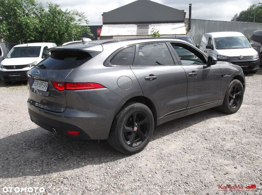 Jaguar F-Pace - 27
