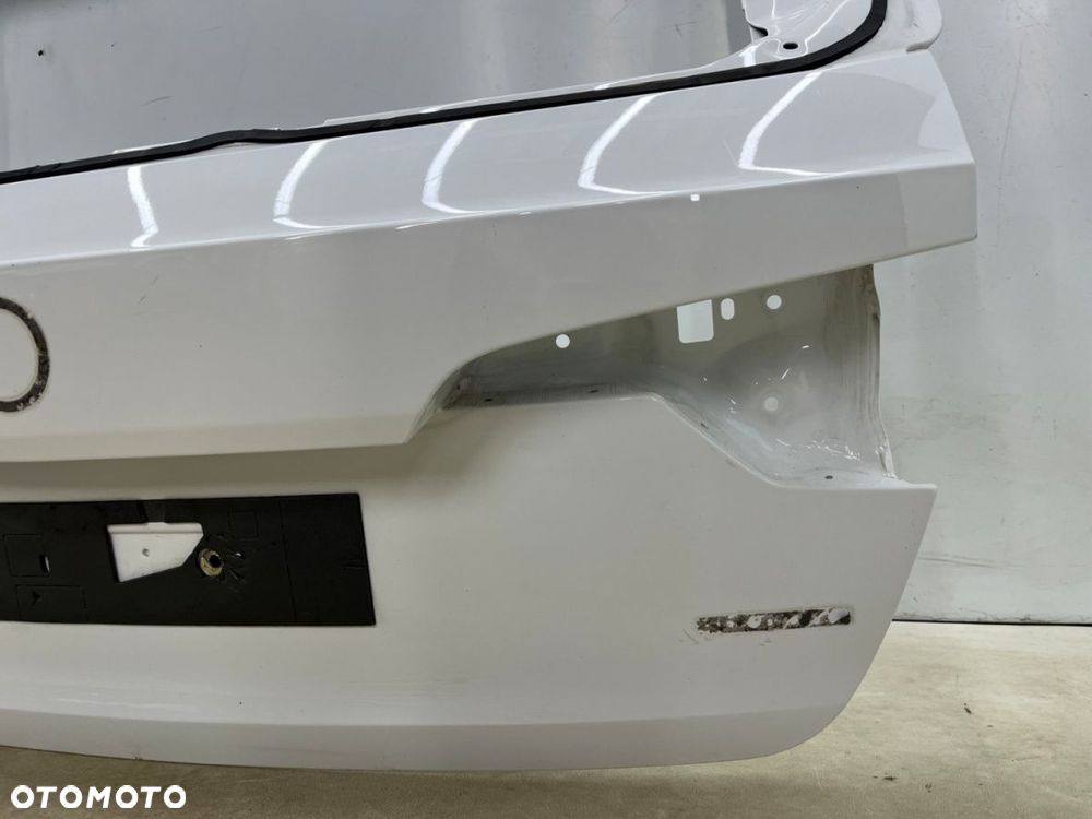 Klapa bagażnika Audi A4 B9 Kombi 15r.- - 14