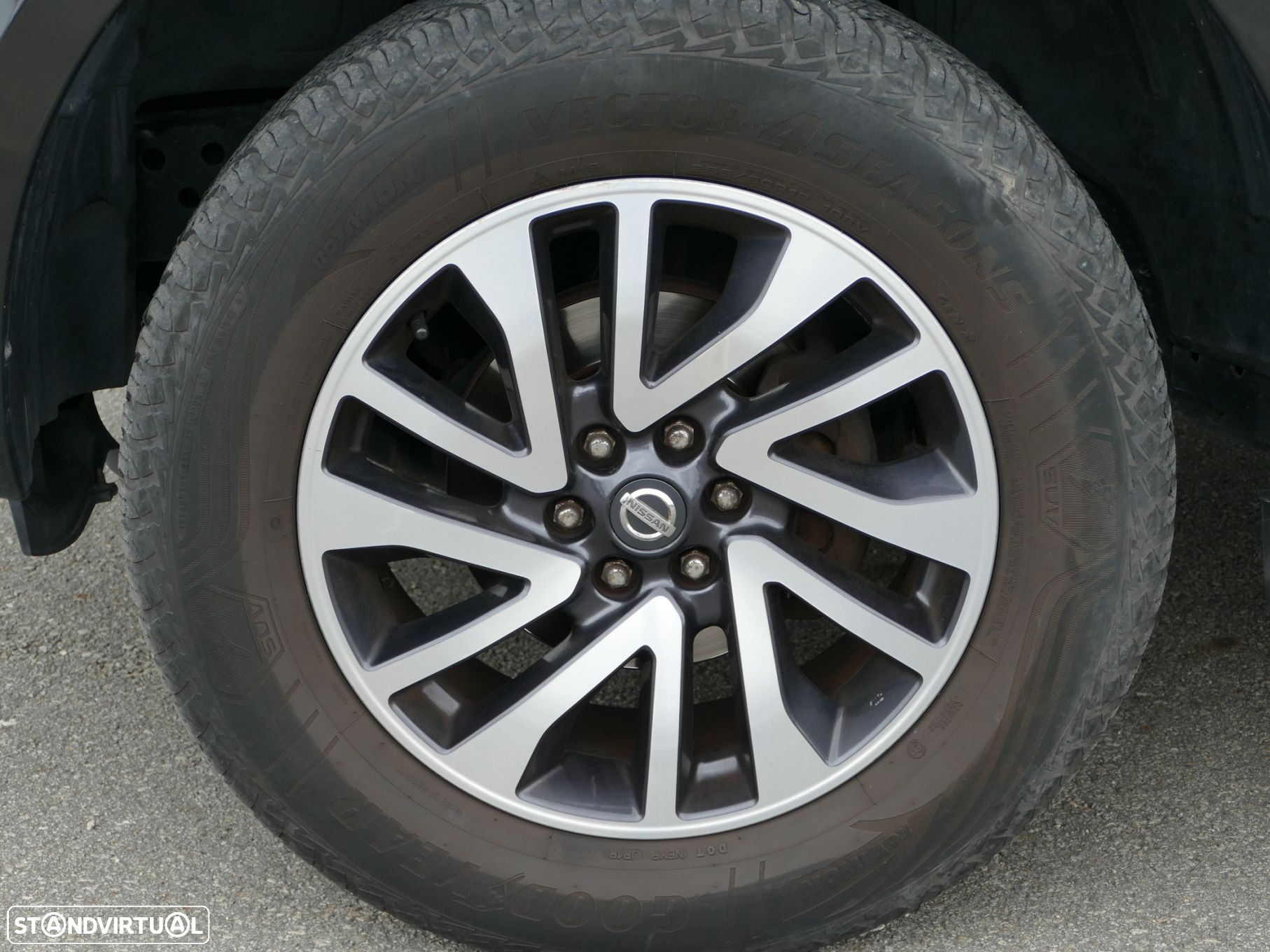 Nissan Navara 2.3 dCi CD 4WD Tekna - 5