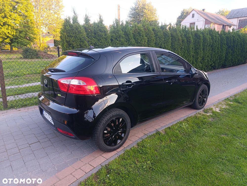 Kia Rio 1.1 crdi L - 17