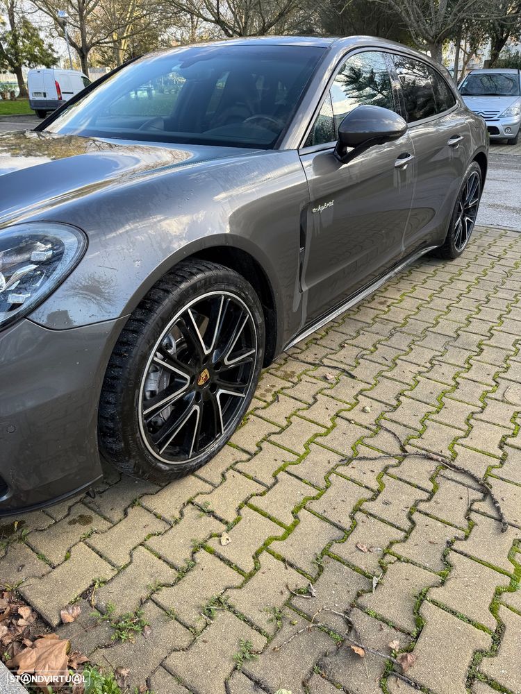 Porsche Panamera Sport Turismo 4 E-Hybrid - 4