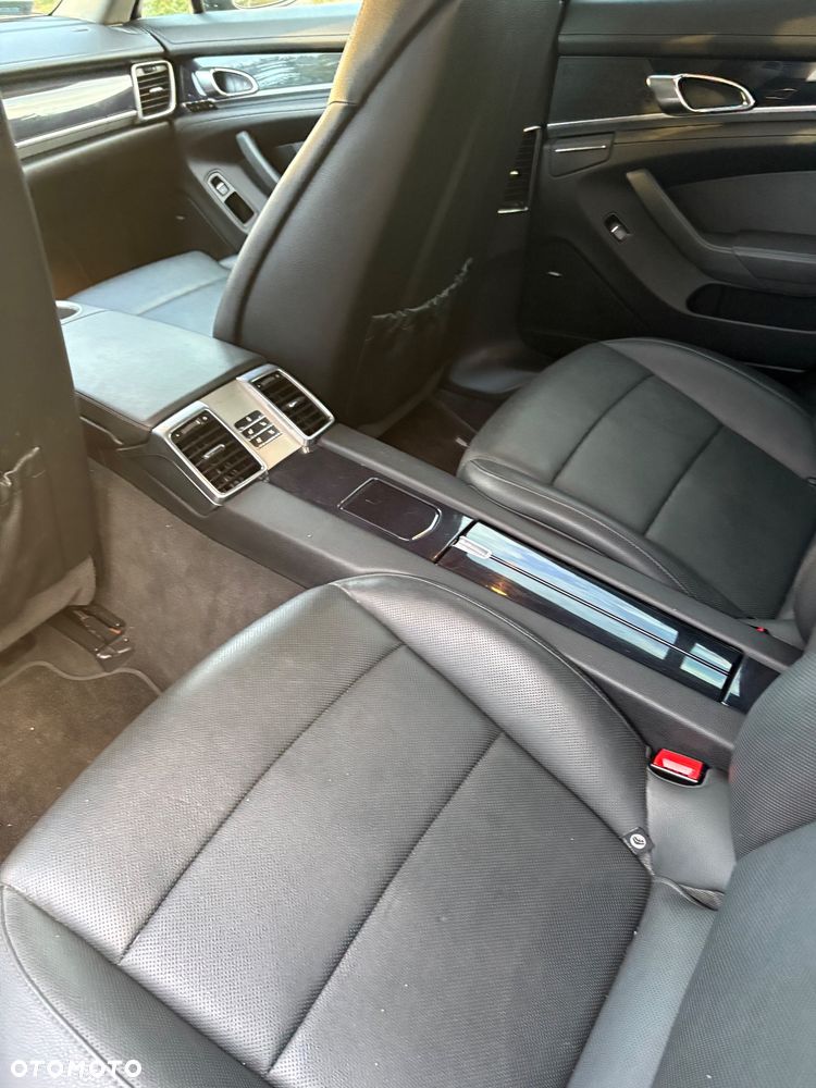 Porsche Panamera 4 - 9