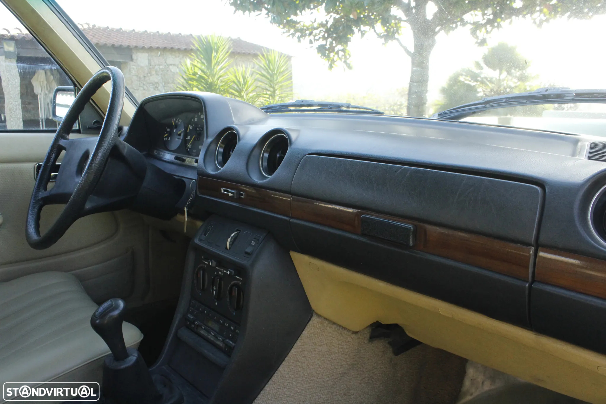 Mercedes-Benz 300 D - 19