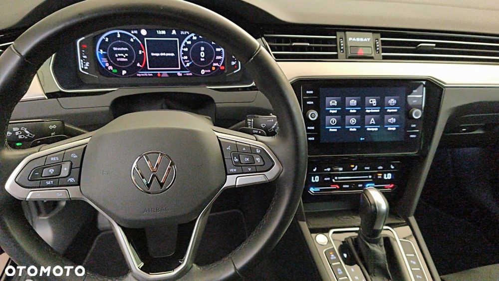 Volkswagen Passat - 15