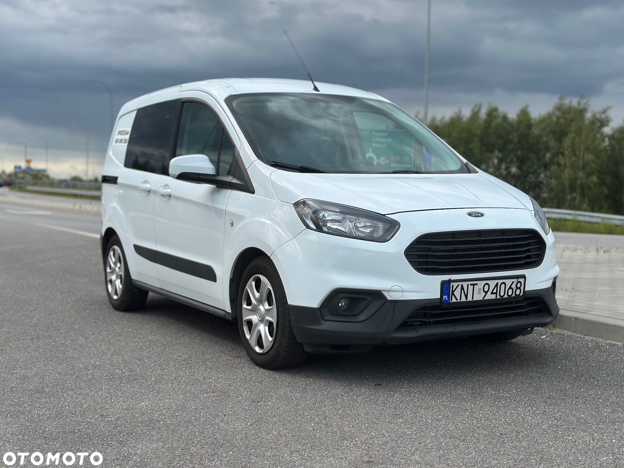 Ford Transit Courier - 7