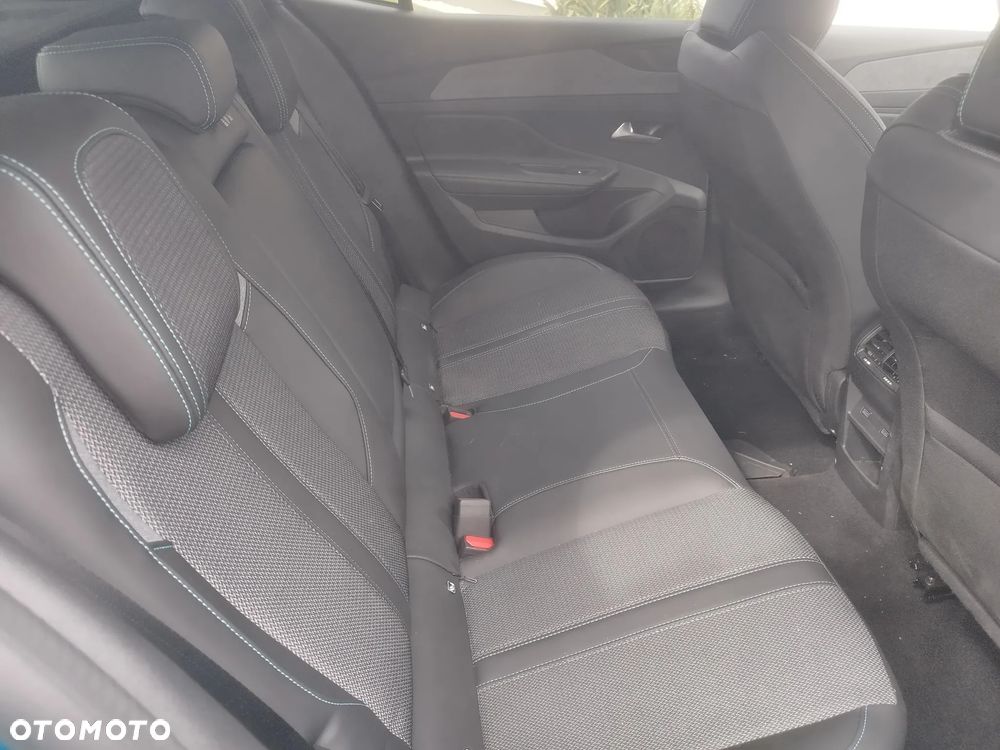 Peugeot 408 HYBRID 136 e-DSC6 Allure - 11