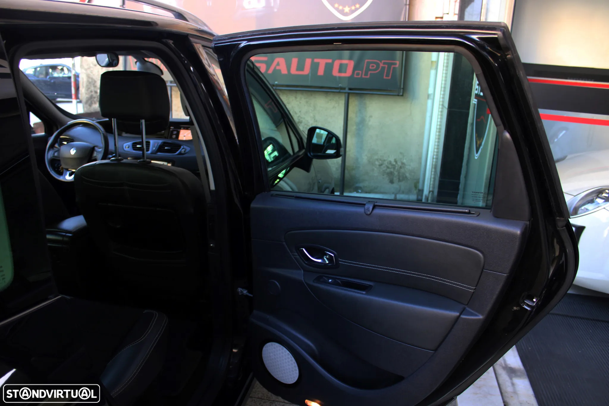 Renault Grand Scénic 1.6 dCi Bose Edition SS - 26