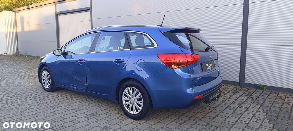 Kia Ceed - 10