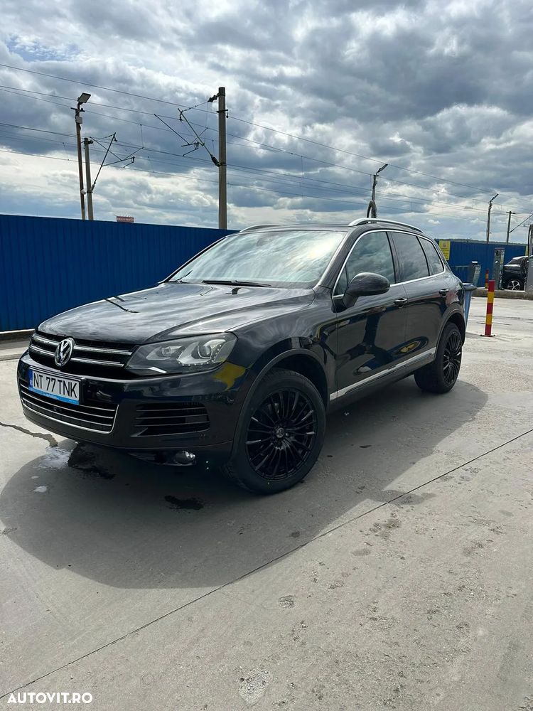 Volkswagen Touareg - 1