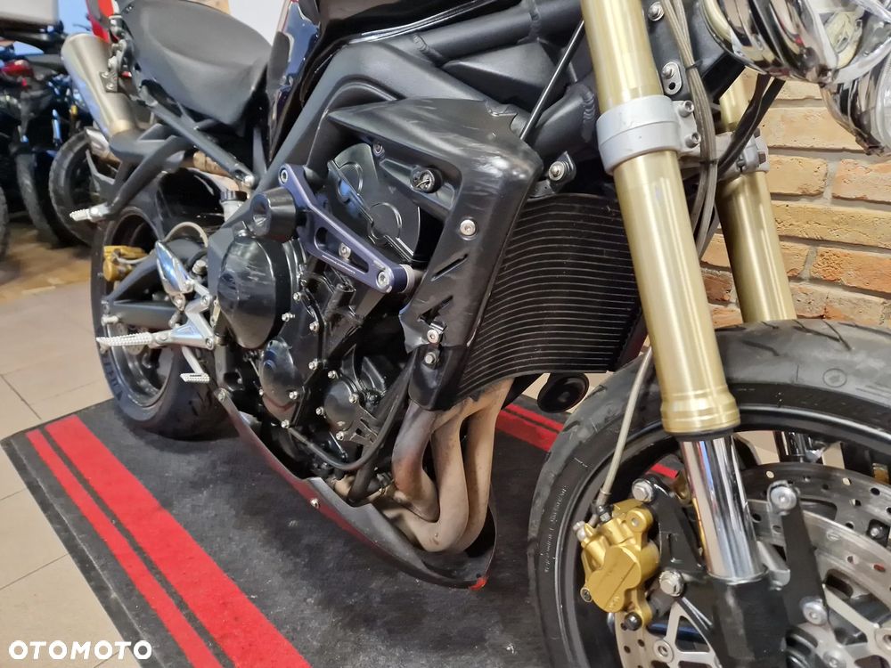 Triumph Street Triple - 26