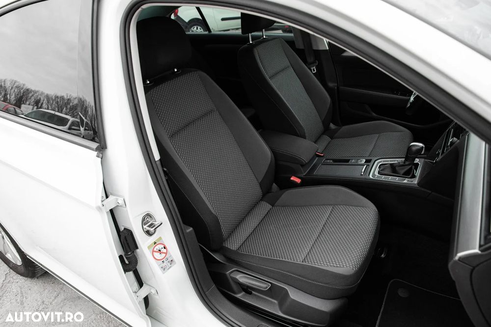 Volkswagen Passat 2.0 TDI SCR DSG Business - 16