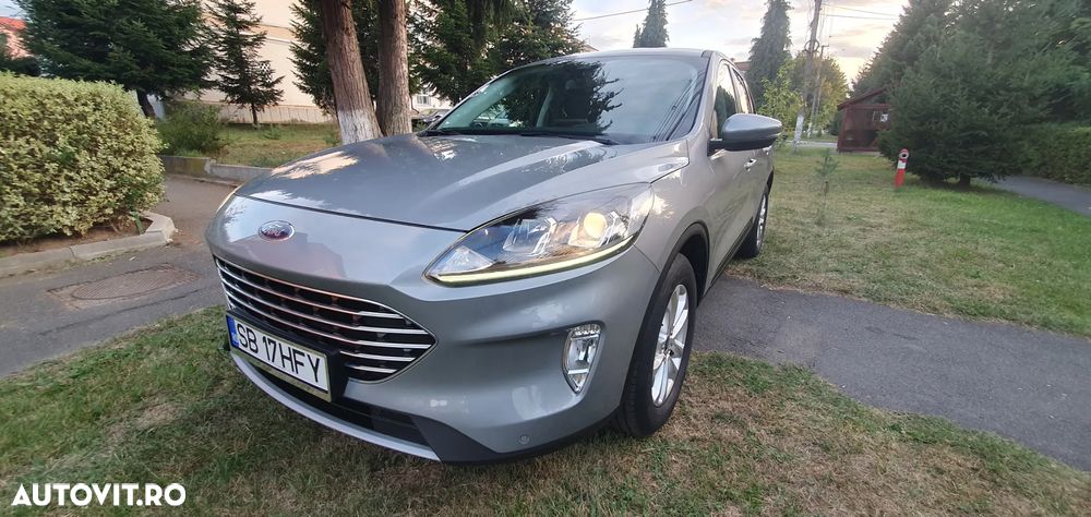 Ford Kuga 1.5 EcoBoost 2x4 Titanium - 3