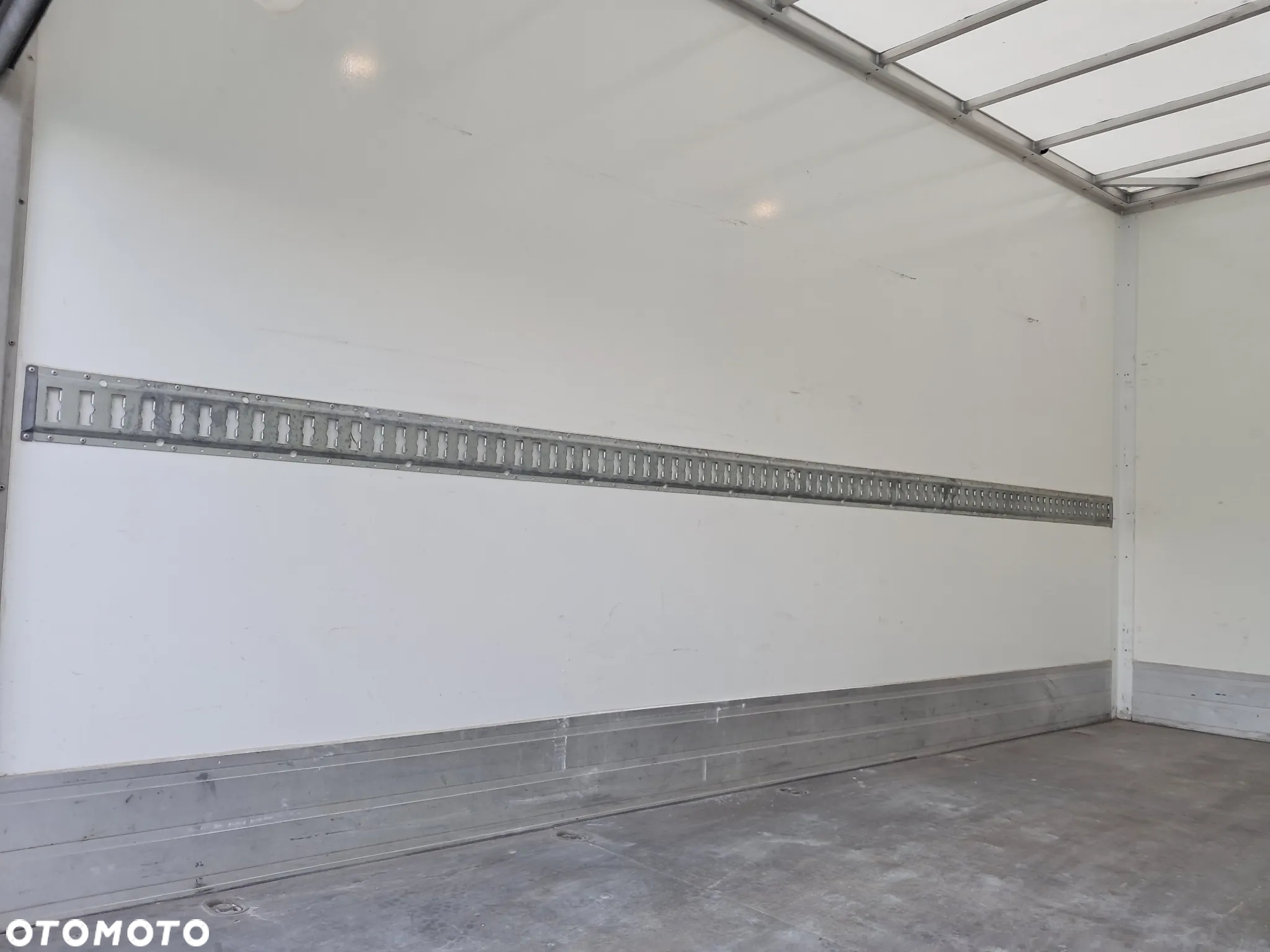 Iveco Daily 72C180 Kontener + Winda 1 Tona Salon Polska - 27