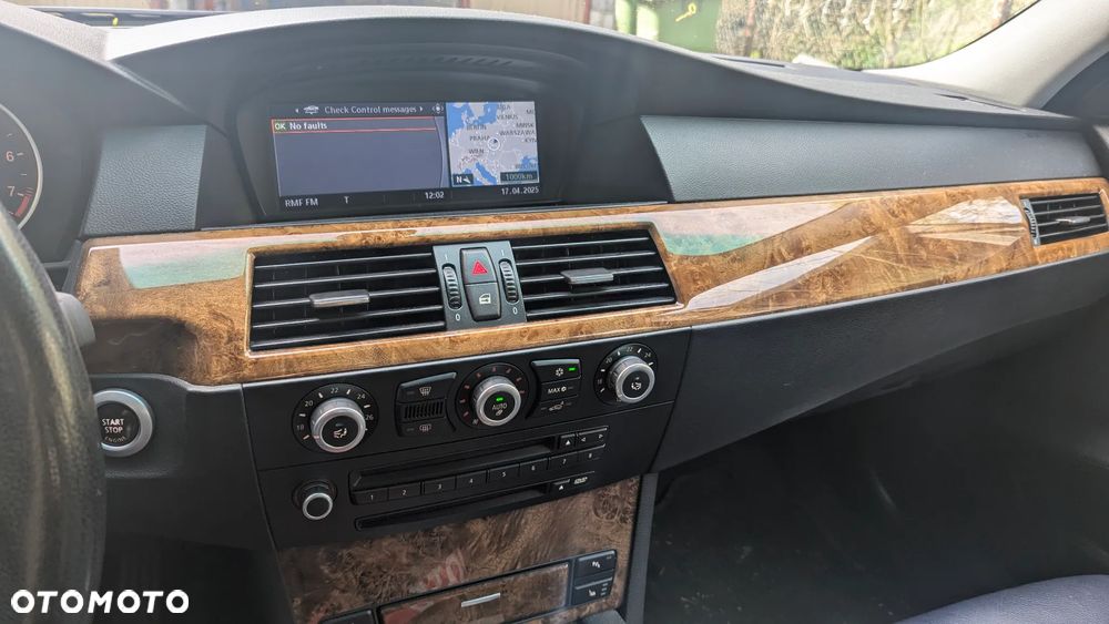 BMW Seria 5 525xi - 1