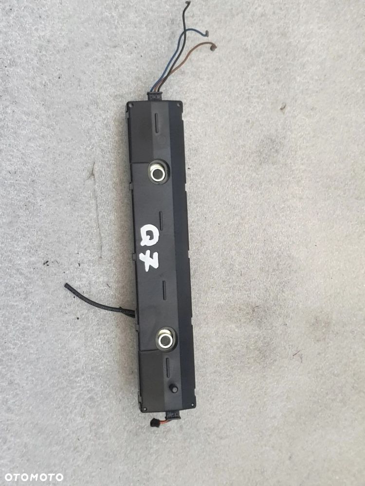 WZMACNIACZ ANTENOWY AUDI Q7 4L0035225F - 2