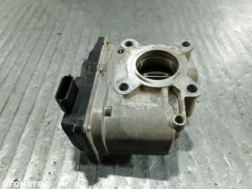 PRZEPUSTNICA RENAULT TWINGO II 8200503217B 1.2 8v - 4