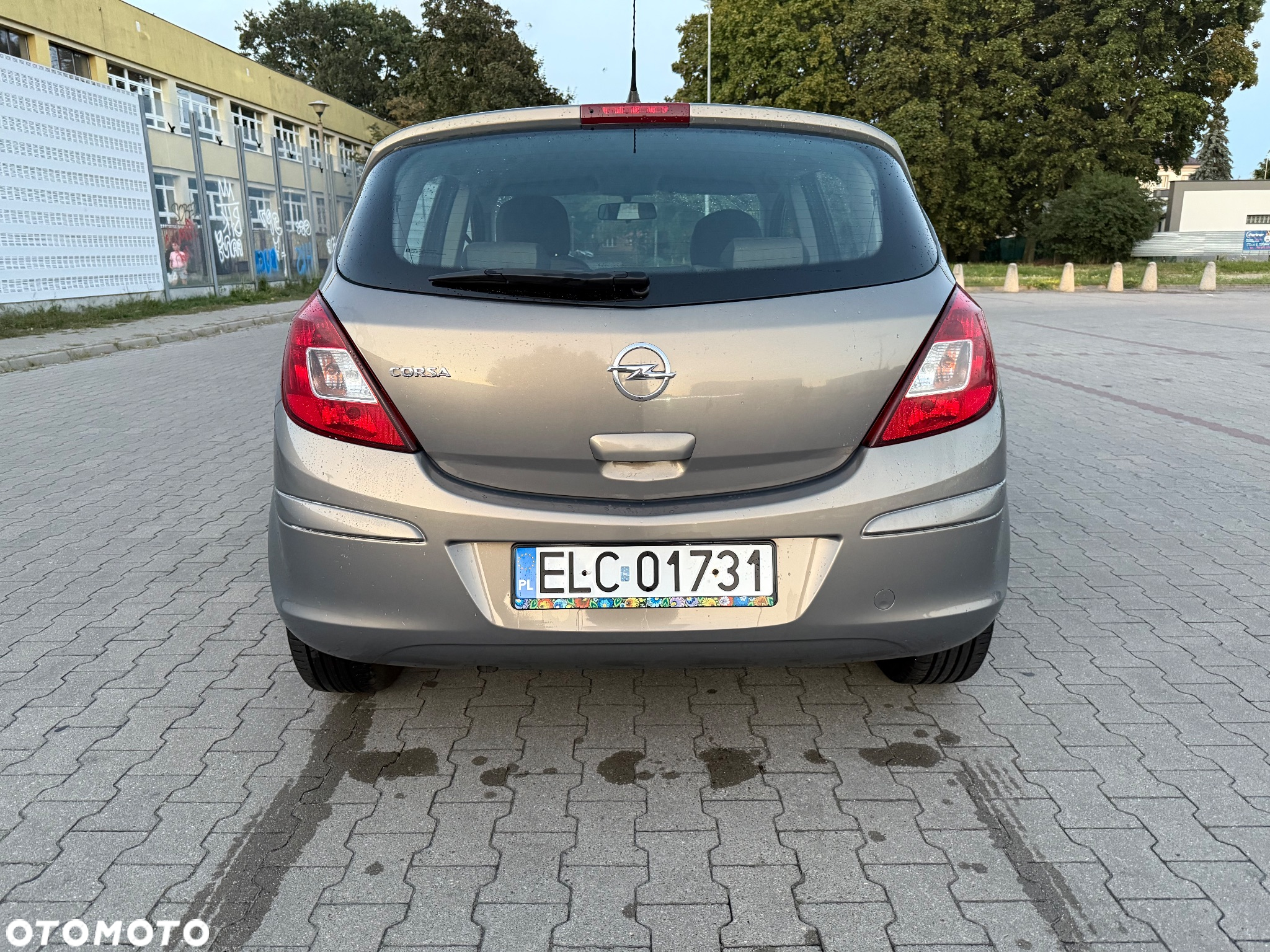 Opel Corsa 1.4 16V Cosmo - 4