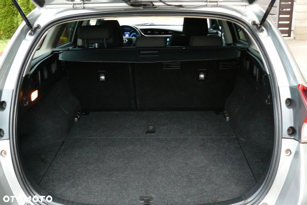 Toyota Auris 1.6 D-4D Design Edition - 12