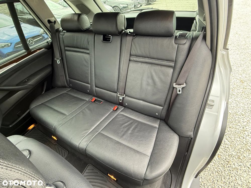 BMW X5 xDrive35i Edition Exclusive - 28
