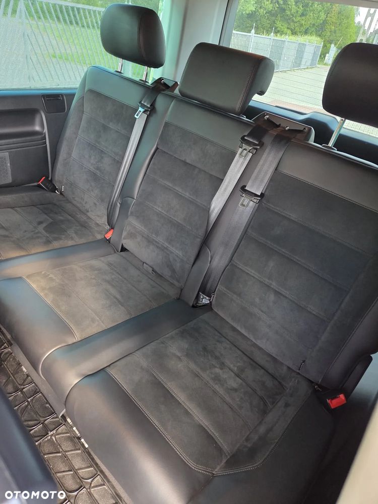 Volkswagen Multivan - 12