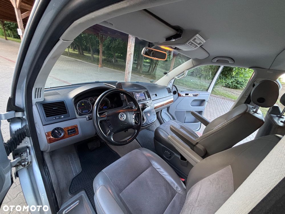 Volkswagen Multivan - 16