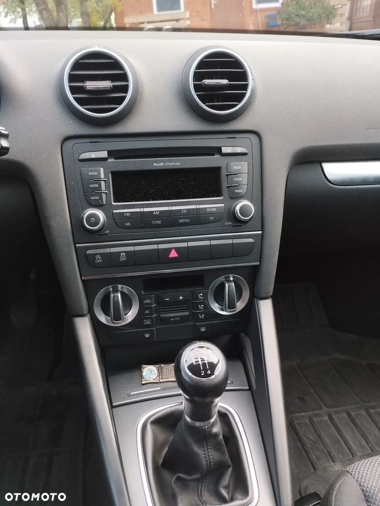 Audi A3 Sportback 1.6 TDI Ambiente - 9