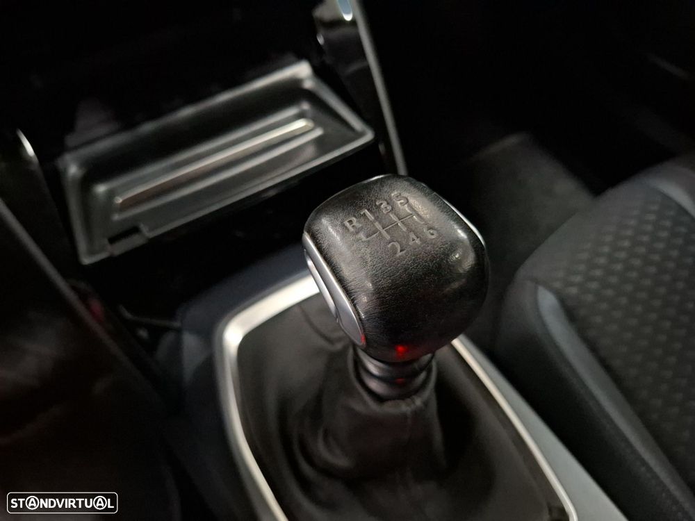 Peugeot 2008 1.2 PureTech Allure - 20